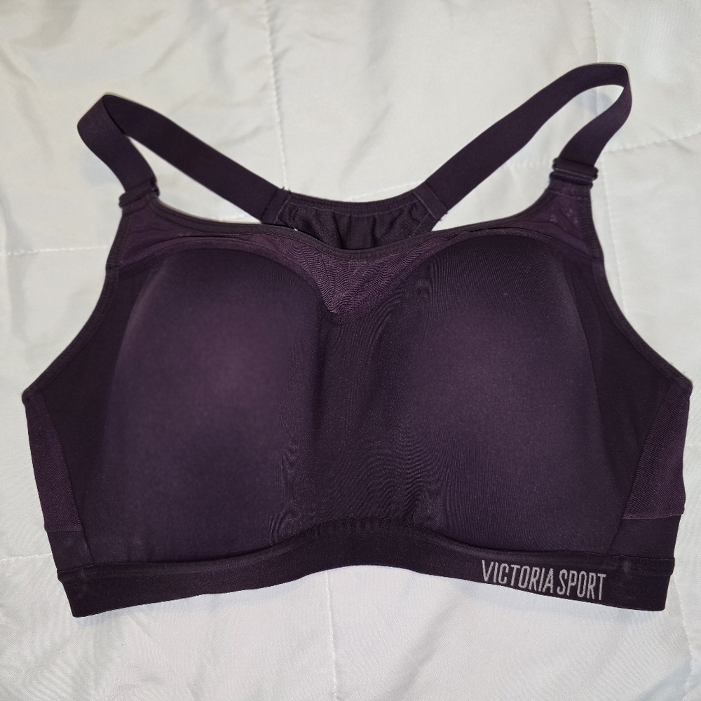 Victoria’s Secret Sport Plum Sports Bra – Size 34DD – Medium/High Impact ✨